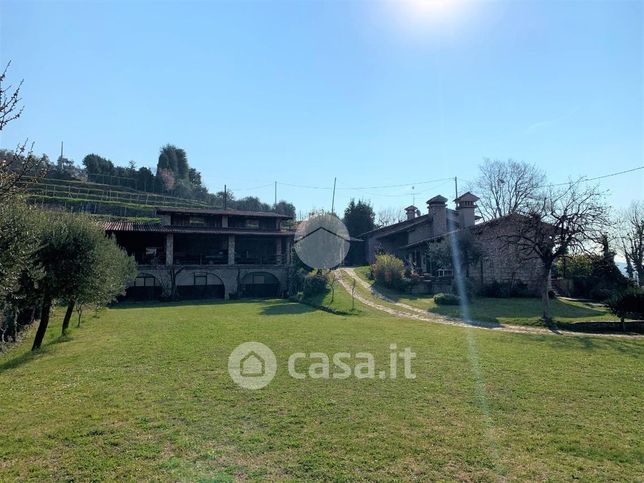 Casa indipendente in residenziale in Via San Rocco 19