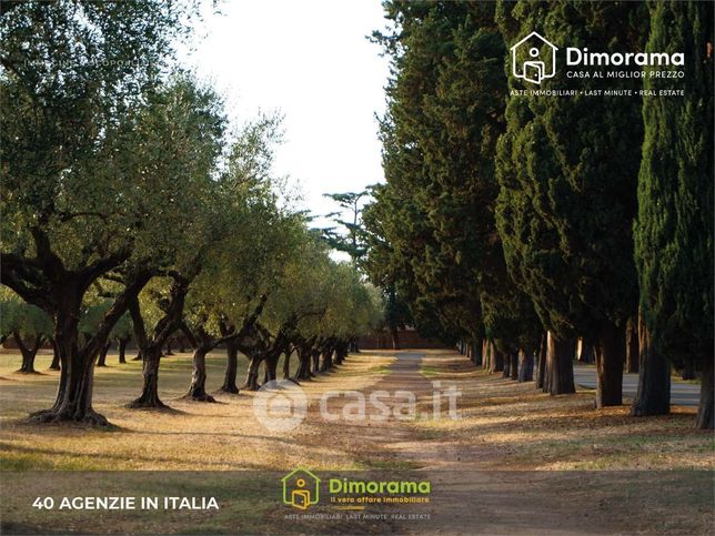 Terreno agricolo in commerciale in Via Vittorio Emanuele