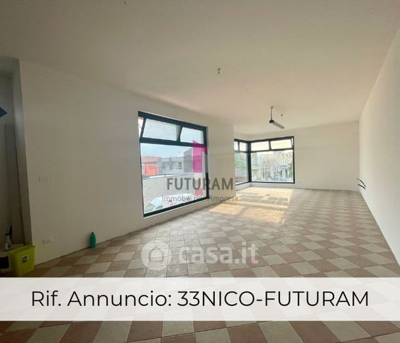 Capannone in commerciale in Via Roma