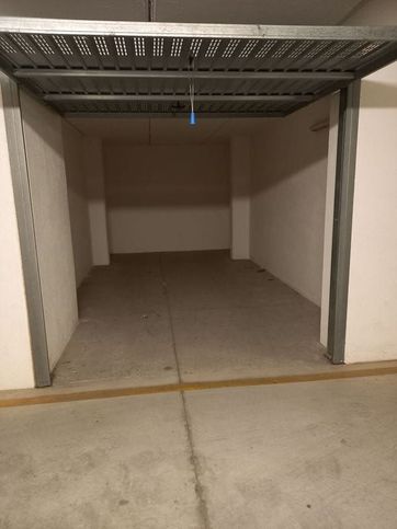 Box/posto auto in residenziale in Via Riva Villasanta