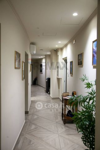 Ufficio in commerciale in Viale Cristoforo Colombo