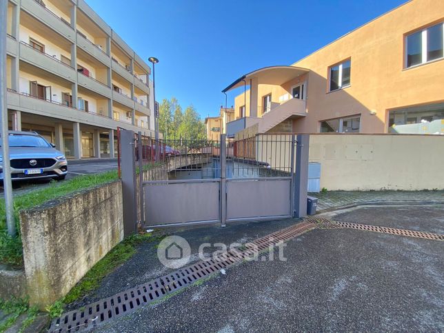 Garage/posto auto in residenziale in Piazza Ferruccio Parri 1