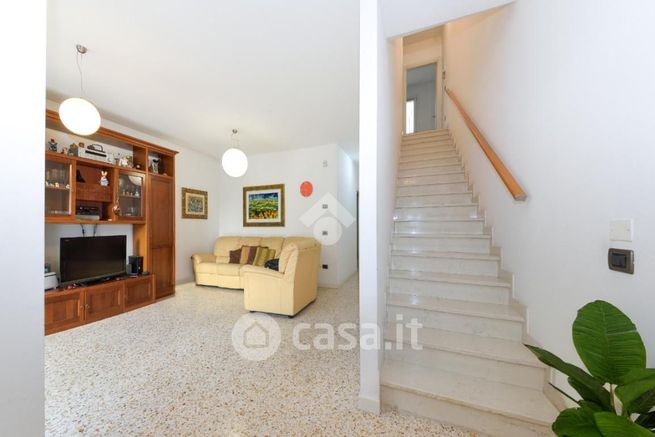 Casa bi/trifamiliare in residenziale in Via G. Mazzini 25