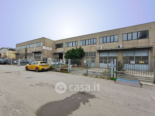 Capannone in commerciale in Vico Veneto