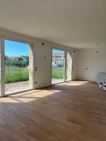 Casa indipendente in residenziale in