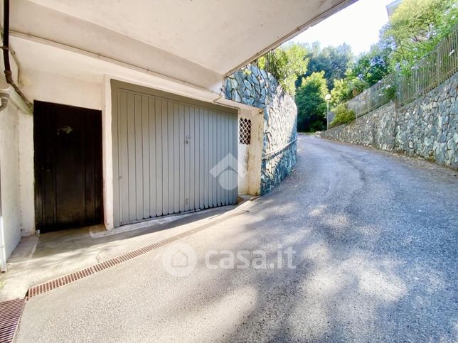 Box/posto auto in residenziale in Via Gibilrossa 17