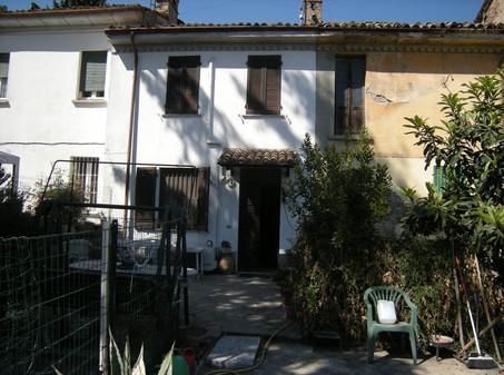 Casa indipendente in residenziale in Viale della Resistenza 69