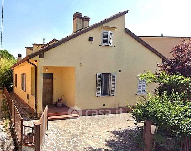Casa indipendente in residenziale in Via Tevere 5