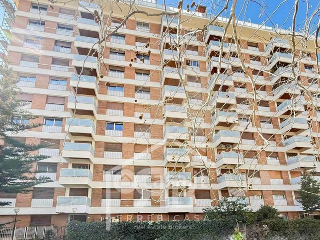 Appartamento in residenziale in Viale Croce Rossa 42