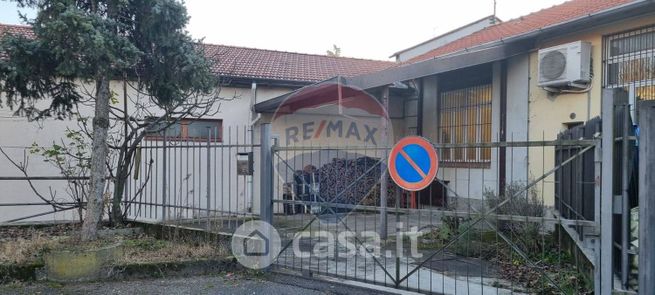 Box/posto auto in residenziale in Via Gaetano Donizetti 48