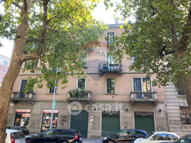 Appartamento in residenziale in Viale Edoardo Jenner 13