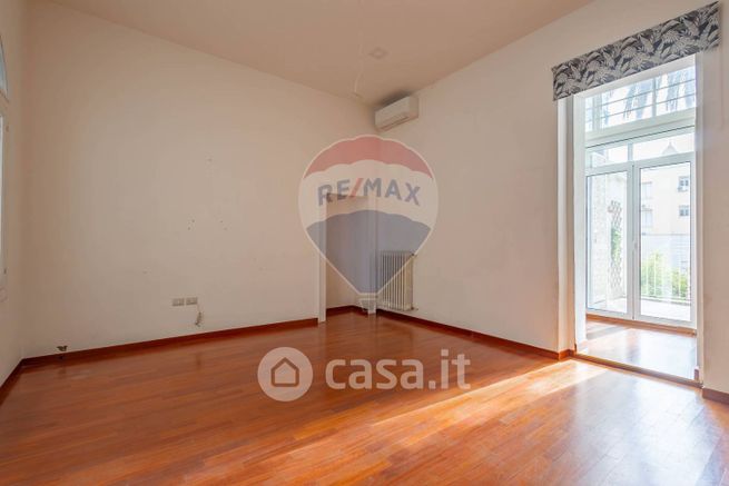 Appartamento in residenziale in Via Scipione Crisanzio 54