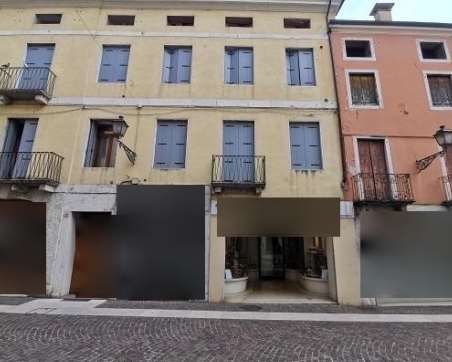 Appartamento in residenziale in Via IV Novembre