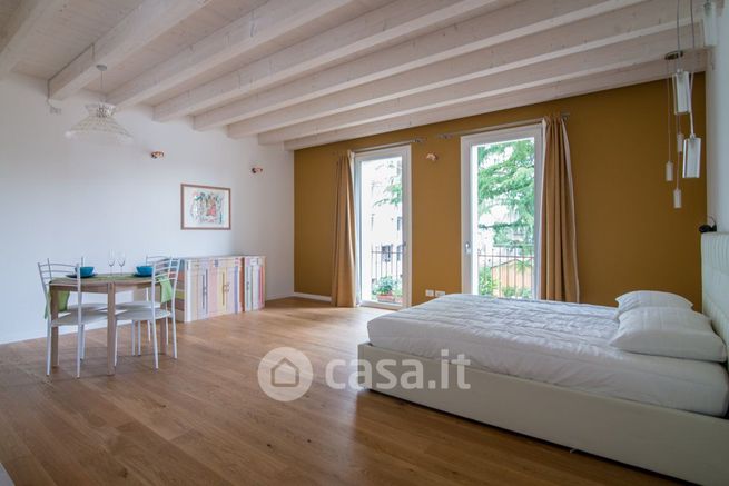 Appartamento in residenziale in Via Toti dal Monte 15