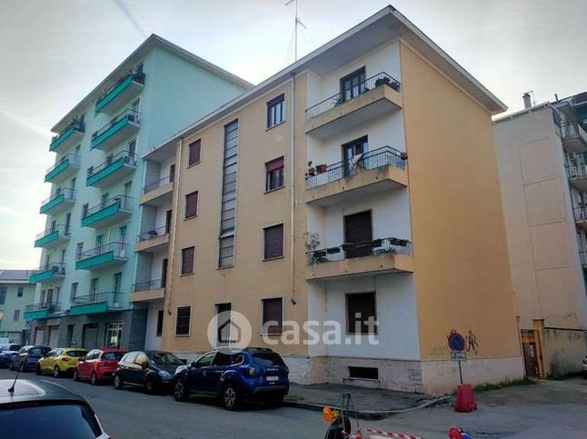 Appartamento in residenziale in Via Agogna 11