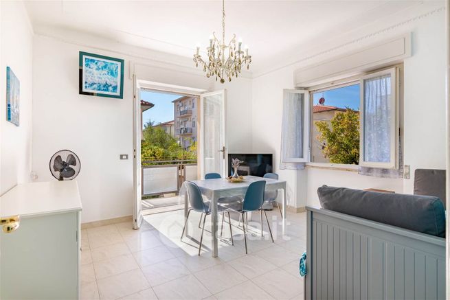 Appartamento in residenziale in Via Montegrappa 17