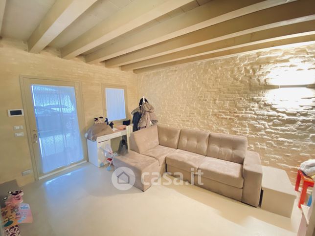 Villetta a schiera in residenziale in Via Antonio Vivaldi 19