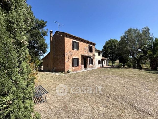 Casa indipendente in residenziale in C.s. Centoia 181