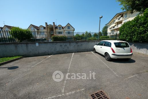 Box/posto auto in residenziale in Via Wolfgang Amadeus Mozart 8