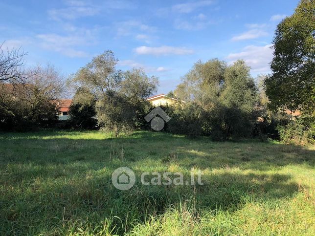 Terreno edificabile in residenziale in Località Colle Fiorito