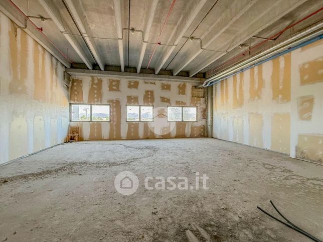 Ufficio in commerciale in Via Maschere Bergamsche