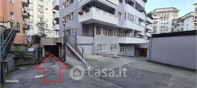 Box/posto auto in residenziale in Via Cesare Battisti