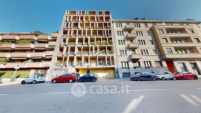 Garage/posto auto in residenziale in Via Maestri Campionesi 15