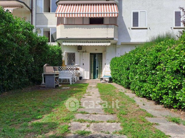 Villetta a schiera in residenziale in Viale Raffaello Sanzio 123