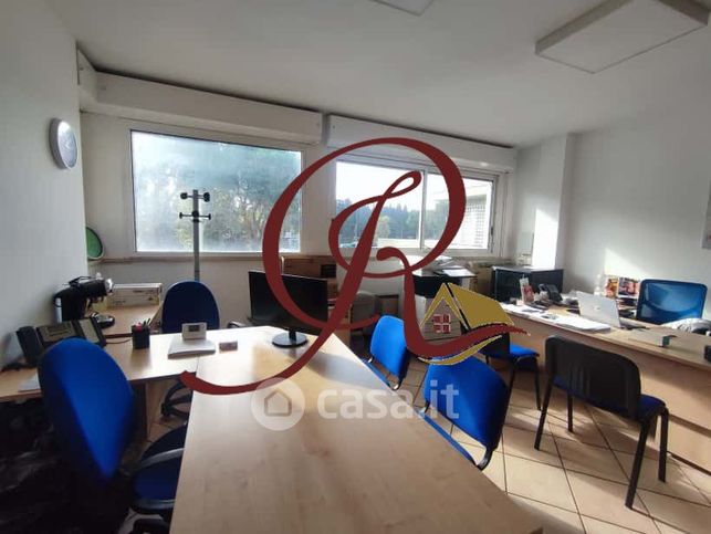 Ufficio in commerciale in Piazza delle Crociate 1