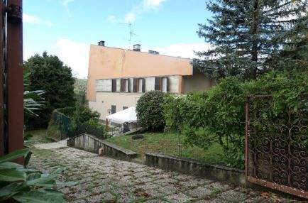 Garage/posto auto in residenziale in Via Tre Fasci