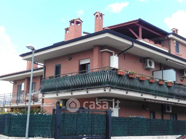 Appartamento in residenziale in Via Colle del sole 32