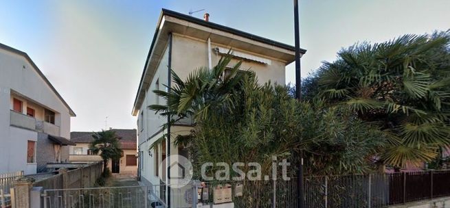 Appartamento in residenziale in Via Monte Cervino 26