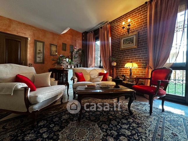 Villetta a schiera in residenziale in Via Giacomo Puccini 35