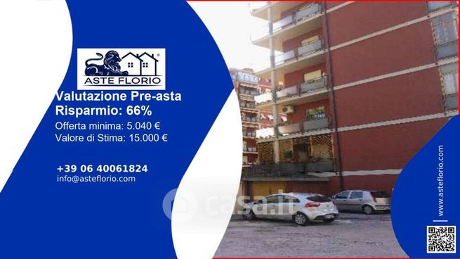 Box/posto auto in residenziale in Via Tre Venezie