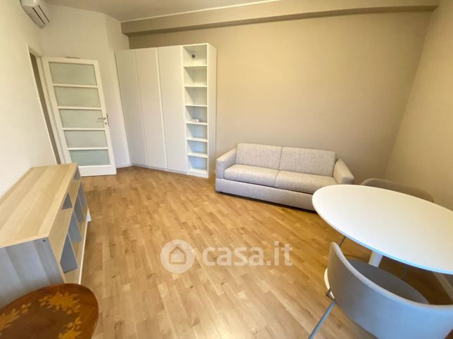 Appartamento in residenziale in Viale Caterina da Forlì 42