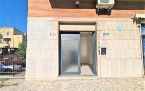 Ufficio in commerciale in Via Busachi 46