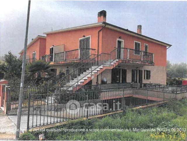 Casa indipendente in residenziale in 