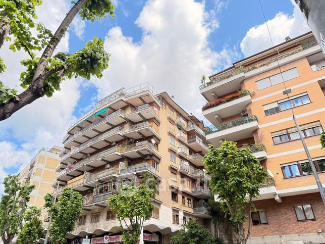 Appartamento in residenziale in Viale delle Medaglie d'Oro