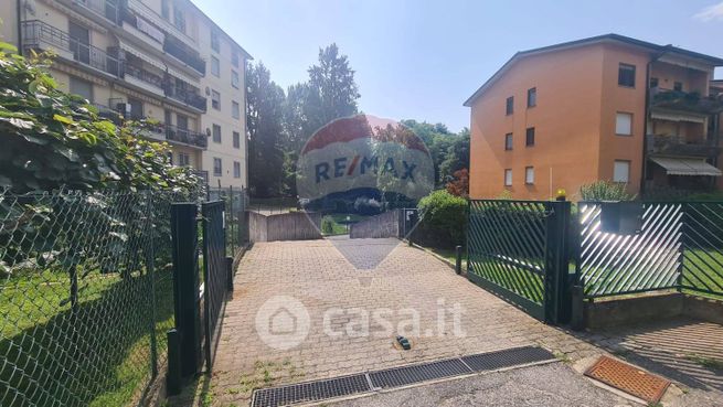 Garage/posto auto in residenziale in Via Giuseppe Giacosa