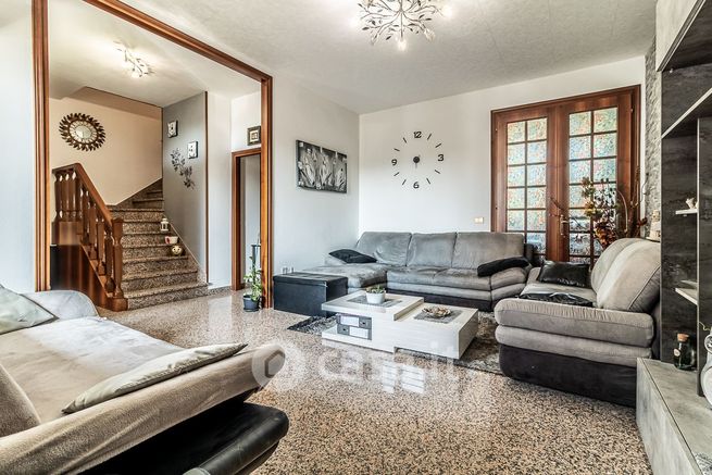 Villetta a schiera in residenziale in Via Settimio Biagi 8
