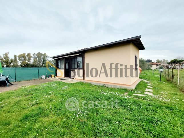 Casa indipendente in residenziale in Strada della Torre Valdaliga 136