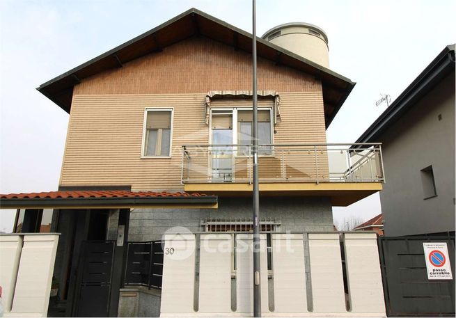 Casa bi/trifamiliare in residenziale in Via XX Settembre 30