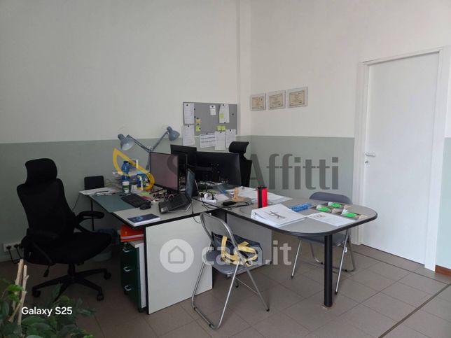 Ufficio in commerciale in Via Claudia 3730