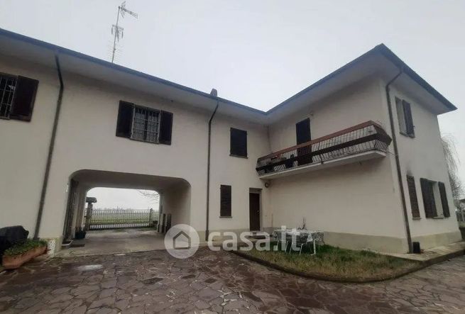Appartamento in residenziale in Via Costa 8