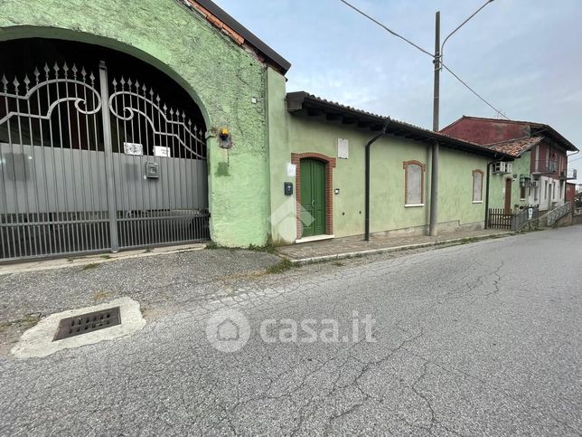 Casa indipendente in residenziale in Via Luigi Cadorna 49