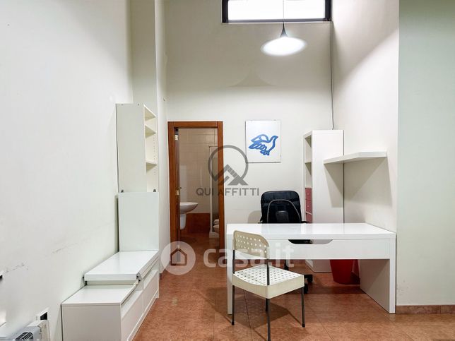 Ufficio in commerciale in Via Bologna