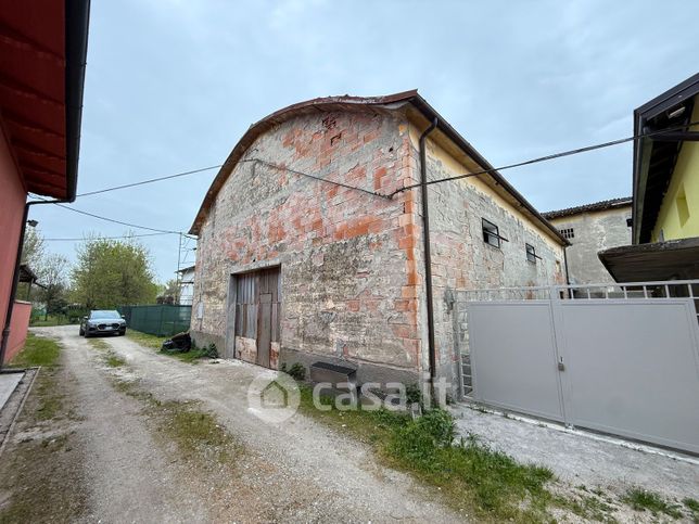 Capannone in commerciale in Strada Gherbella 152