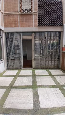 Ufficio in commerciale in Via Luigi Perna 51