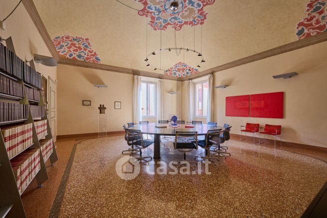 Ufficio in commerciale in Via San Giorgio 1
