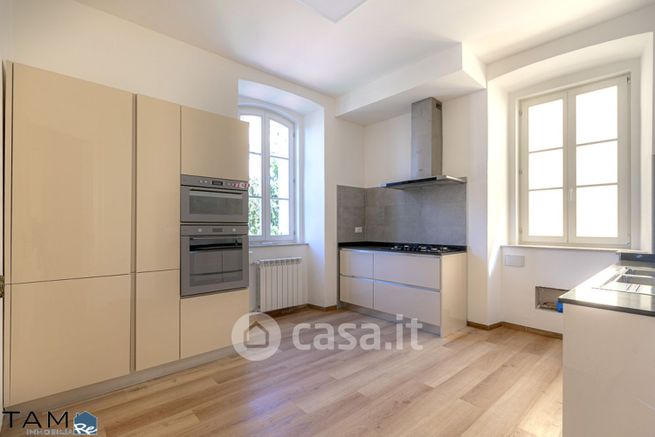 Appartamento in residenziale in Via del Vignola 6
